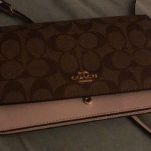 I’m either selling this coach purse or trading it :)